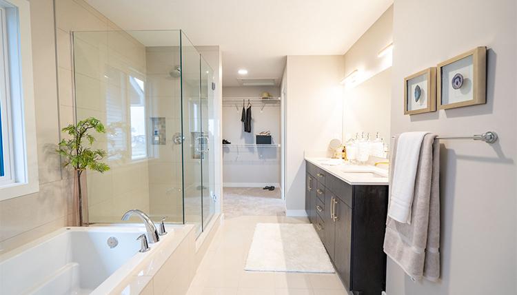 Master bathroom in the Chianti showhome by Cantiro Homes in Rocha in the
Orchards, Edmonton.