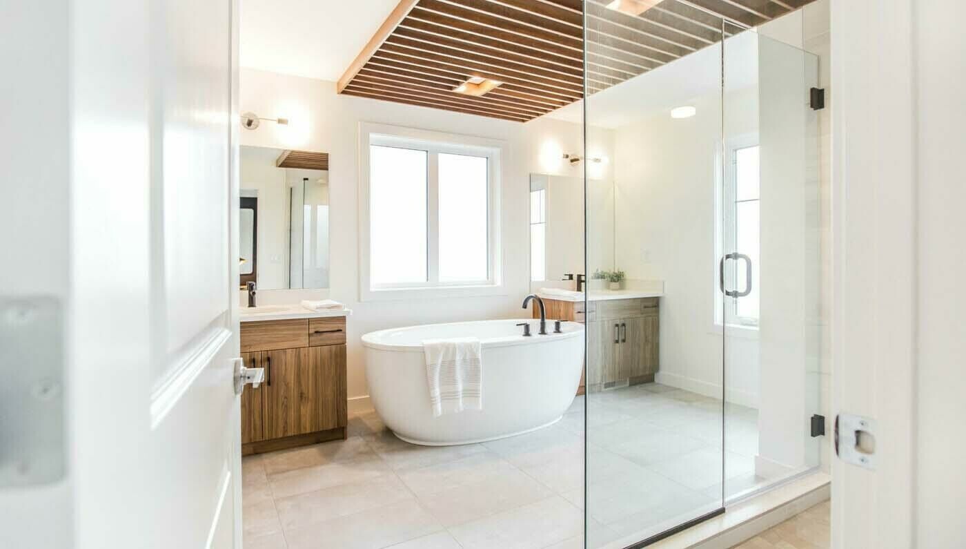 Master ensuite in the San Rufo Homes showhome in Rocha in the Orchards.
